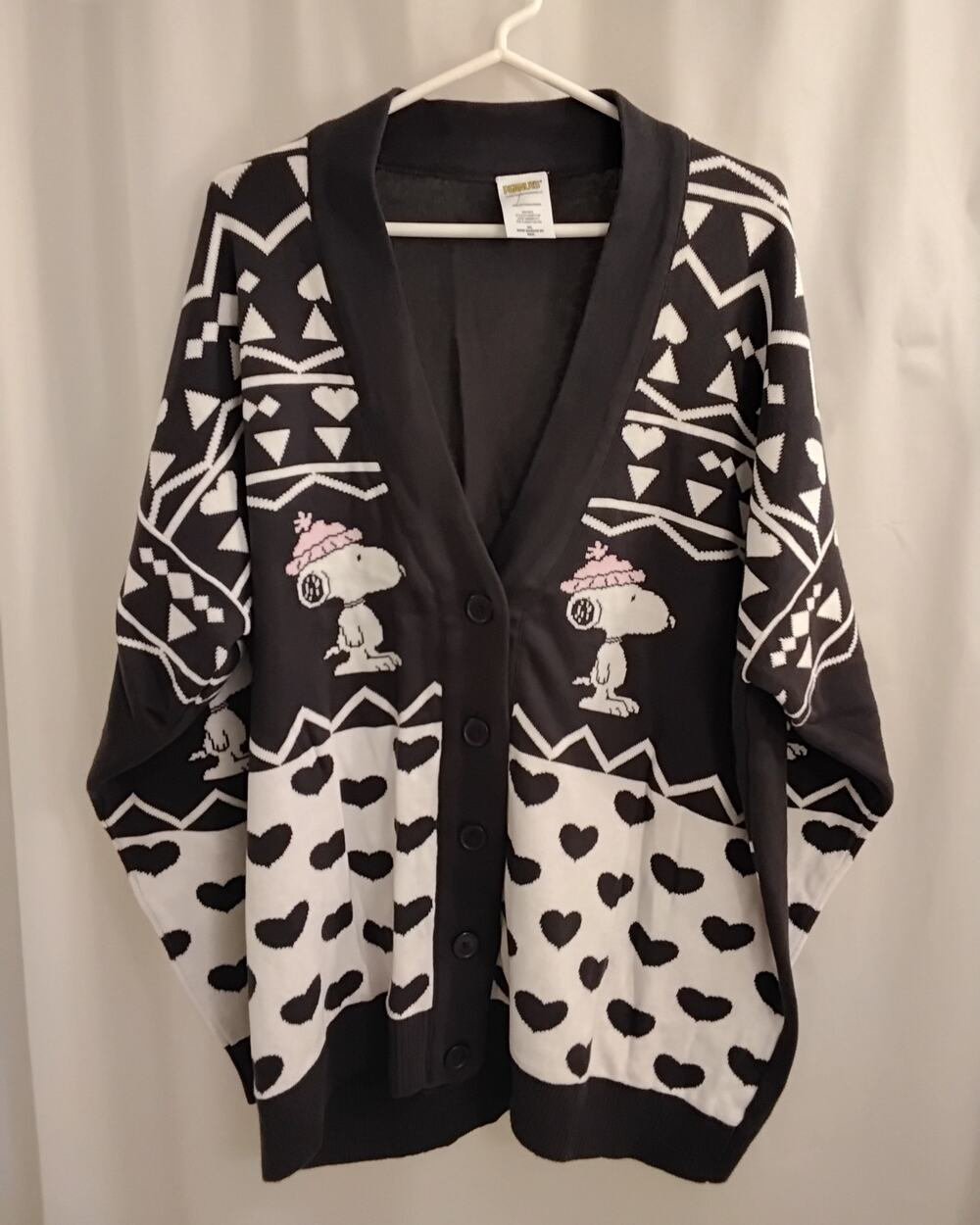 Peanuts Snoopy Charcter Winter Cadigan, size XXL